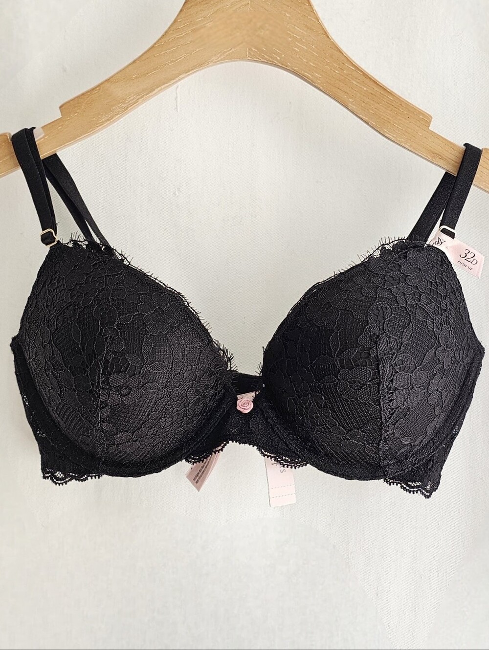 Victoria's Secret Dream Angels Black Lace Pushup Bra